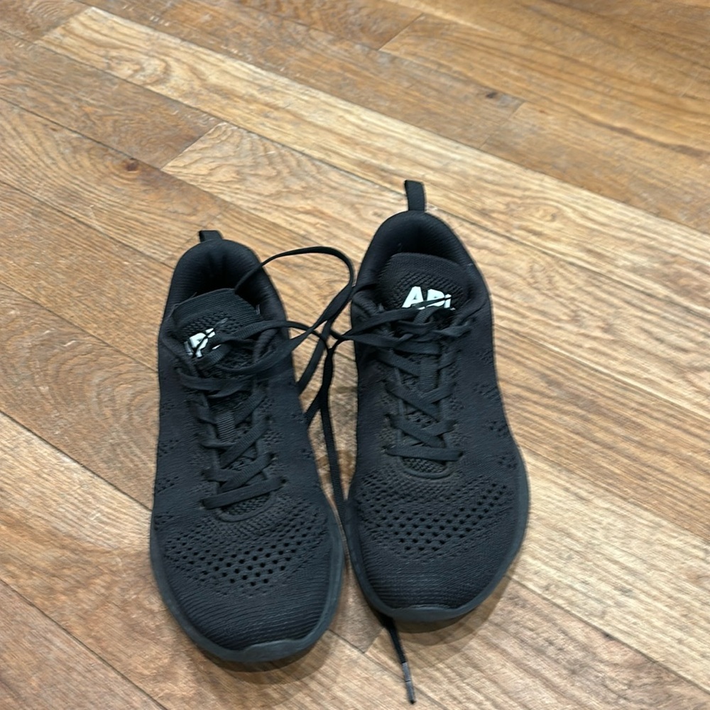 APL techloom pro lace up sneakers